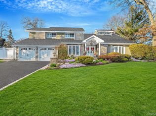 10 Alpine Court, Smithtown, NY 11787