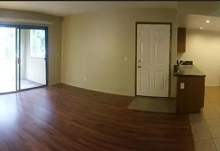 1114 W Blaine St #203 — Photo 6