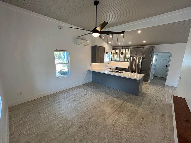1576 Palmer St — Photo 7