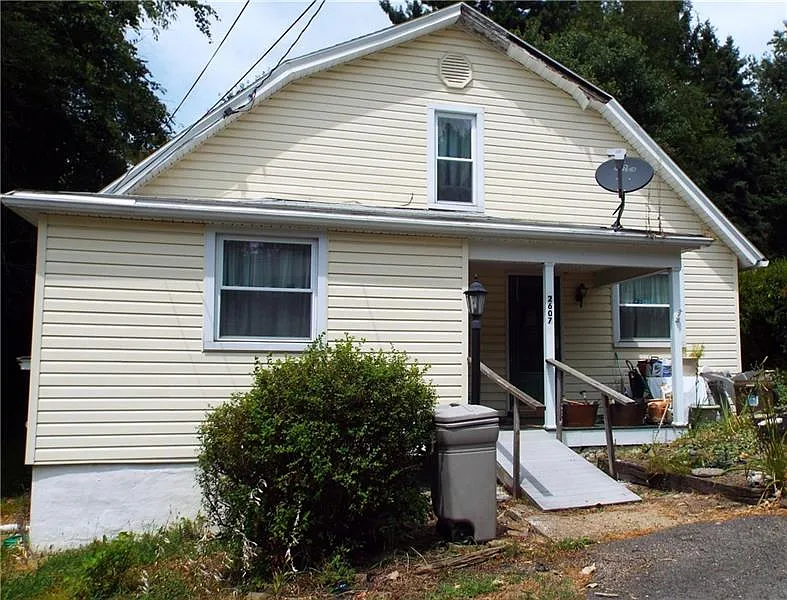 2607 Detroit St photo 1
