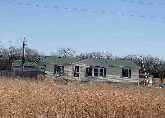 2nd image of 3916 Highway Ee