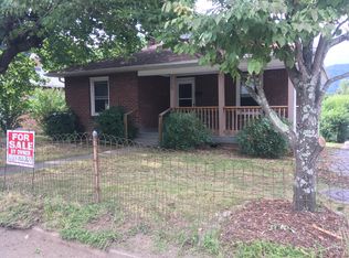 105 Gibbs St, Swannanoa, NC 28778