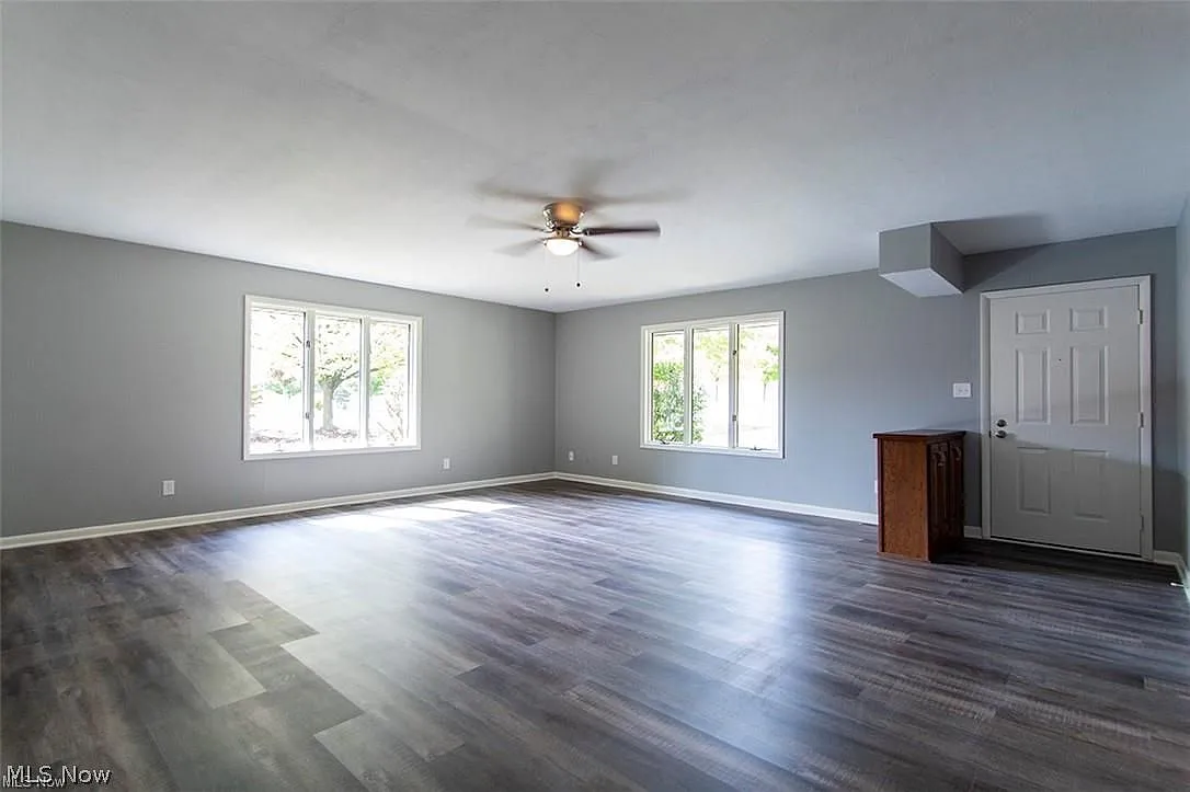 3 bed, 2.0 bath, 2200 sqft, $2,150 — Photo 3