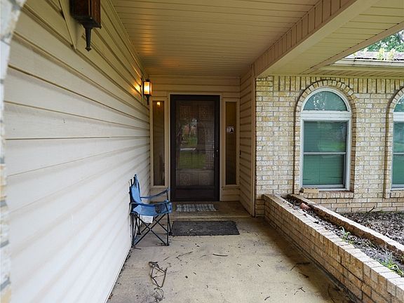 2nd image of 2613 Turner St