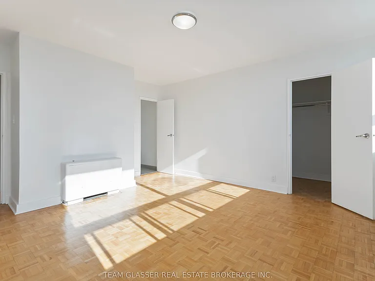 396 Queens Ave #502 — Photo 19
