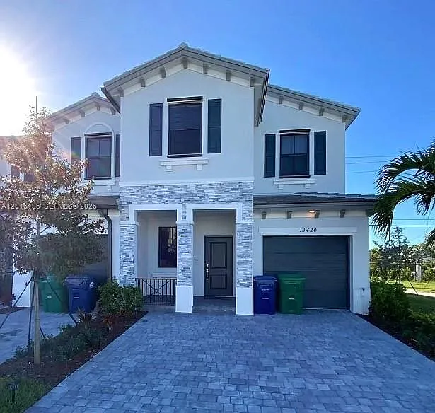 Building Photo - 13420 SW 287th Ter #0