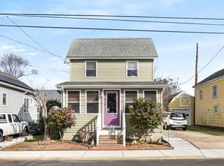 6365 Cropper St, Chincoteague Island, VA 23336