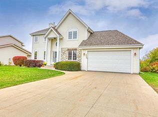 2642 Great Forest Dr, West Bend, WI 53090