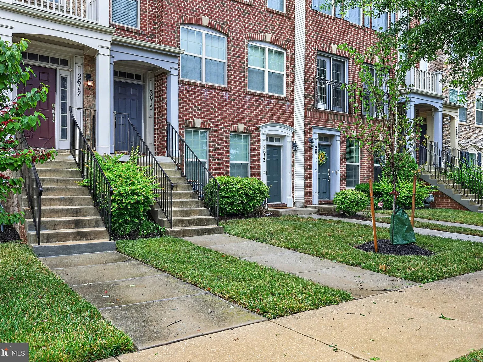 3 bed, 2.5 bath, 1600 sqft, $3,200 — Photo 3