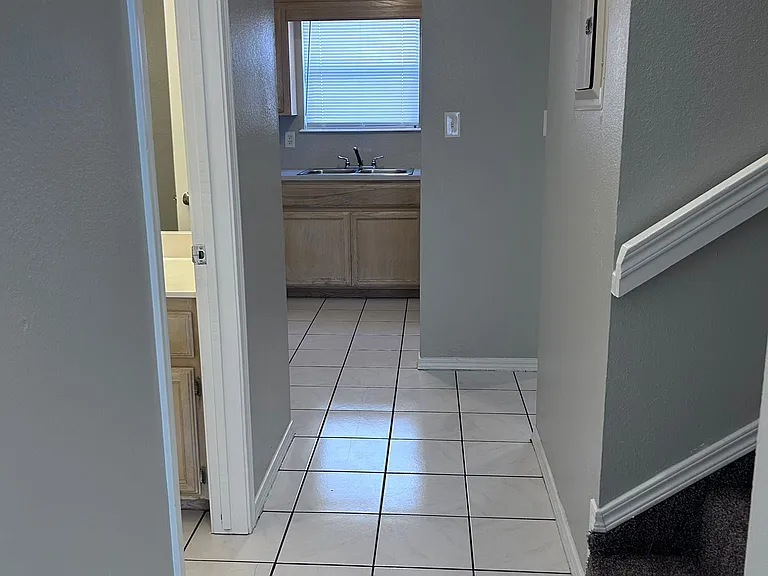 2202 W Elisa Ln #16 — Photo 3