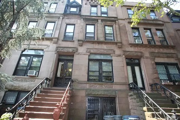 Rented by Metropolitan Realty | media 37