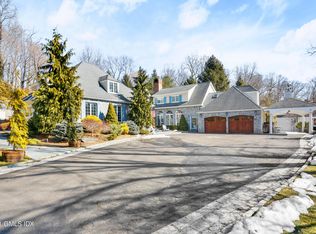 17 Cotswood Rd, Greenwich, CT 06830