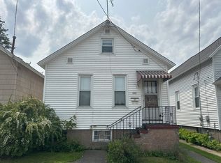 609 12th Ave, Menominee, MI 49858