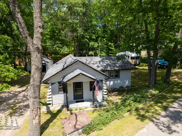 14798 12th St, Johannesburg, MI 49751