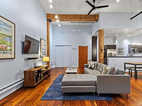 3rd image of 310 Townsend St #2110