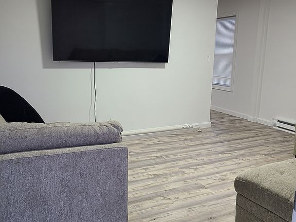 4th image of 23 Charles St Floor 3