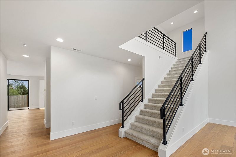 5th image of 7615 NE 198th Court