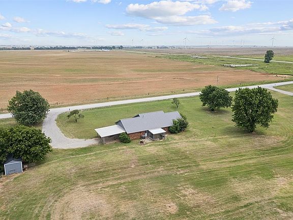 5th image of 415 SE Chisholm Trail Rd