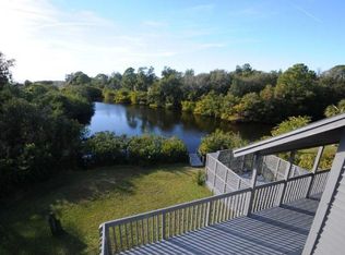 510 Harmony Ln, Tarpon Springs, FL 34689