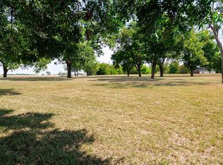 910 E Winningkoff Rd, Lucas, TX 75002