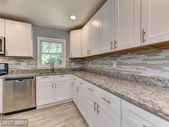 3rd image of 2116 W Longview Dr