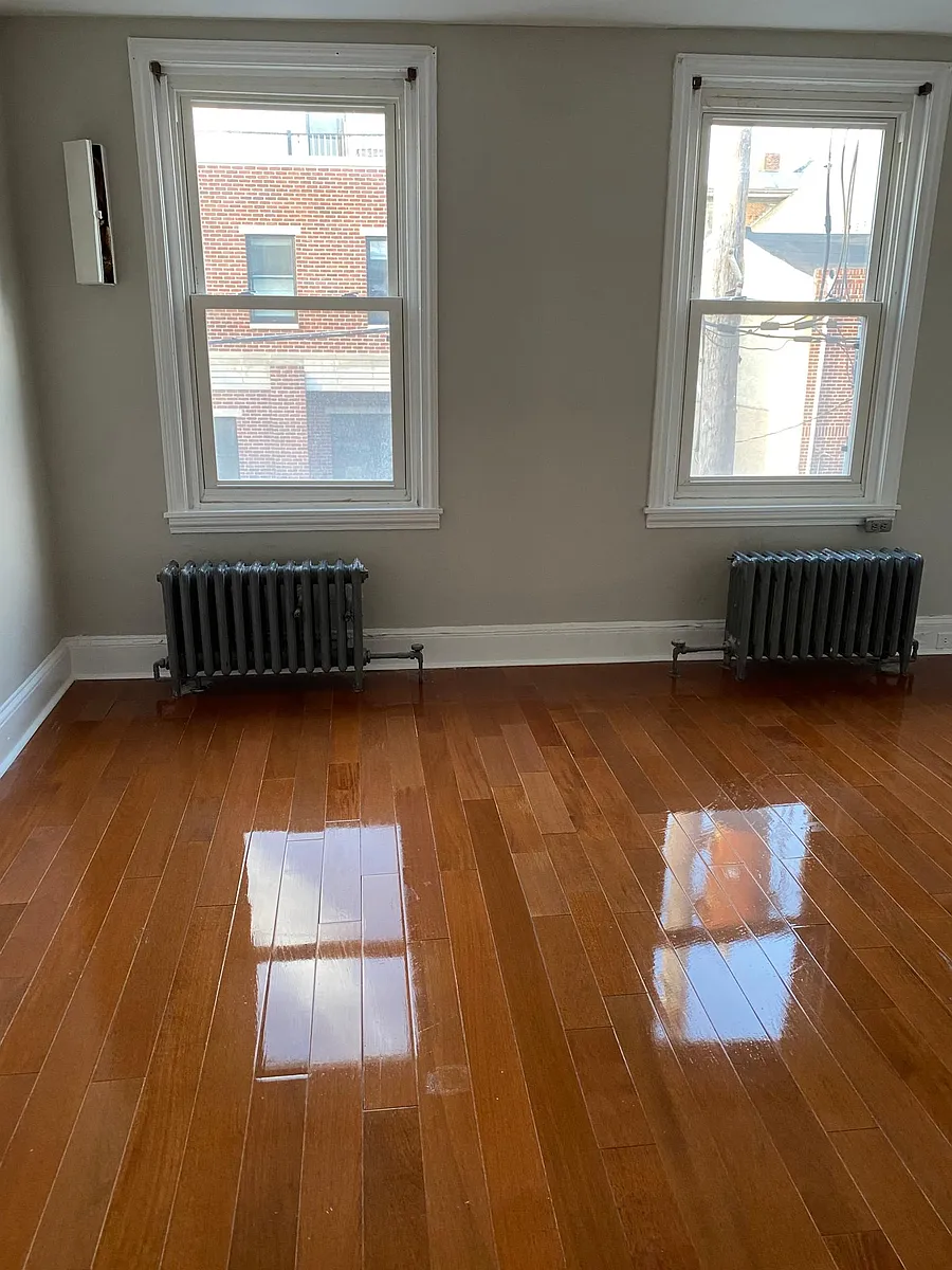 Building Photo - 2-742 Carpenter St #2