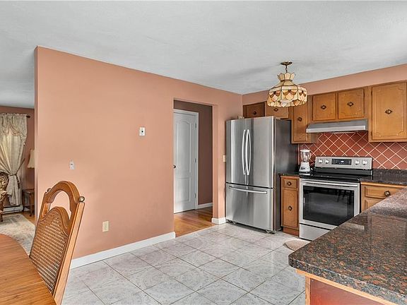 5th image of 56 Circledale Dr