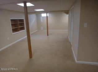 24 Osprey Ct, Marlboro, NJ 07746