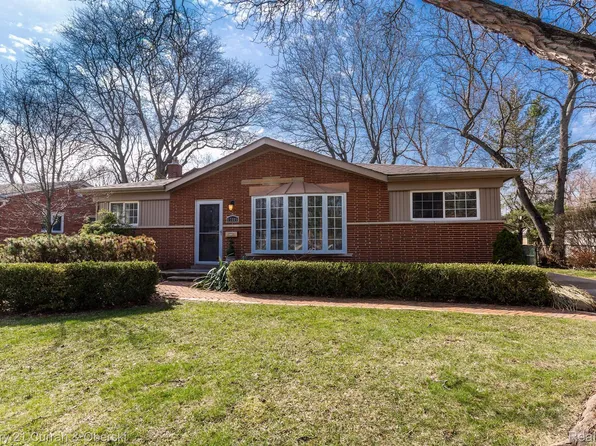 17005 Marguerite St, Beverly Hills, MI 48025