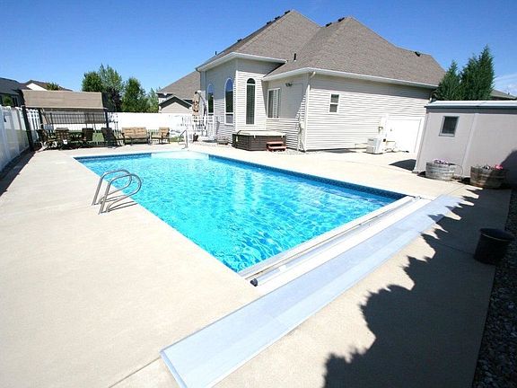3rd image of 16414 E 9th Ln