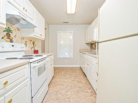 5th image of 109 Saint Barts Ct