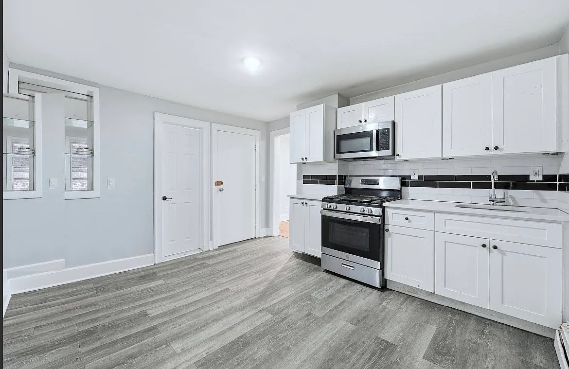 3 bed, $2,350 — Photo 2