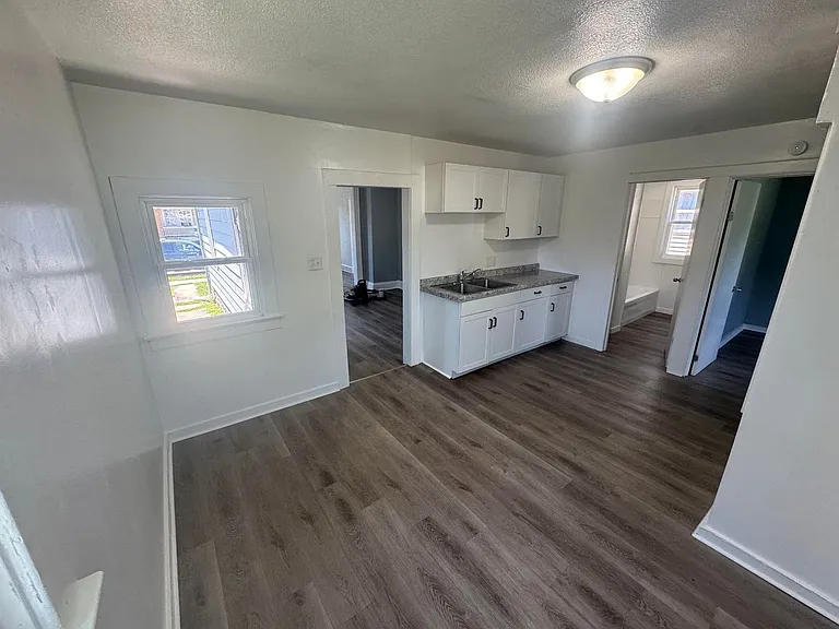 557 Valleywood Dr — Photo 3