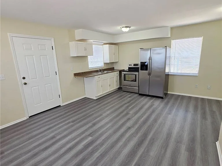 821 Grand Ave — Photo 3