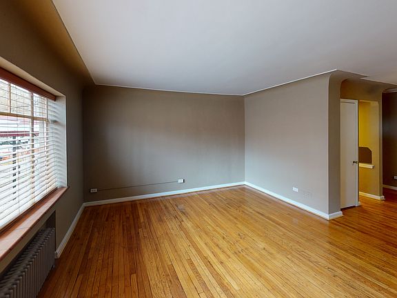 2nd image of 1375 N Pearl St #14