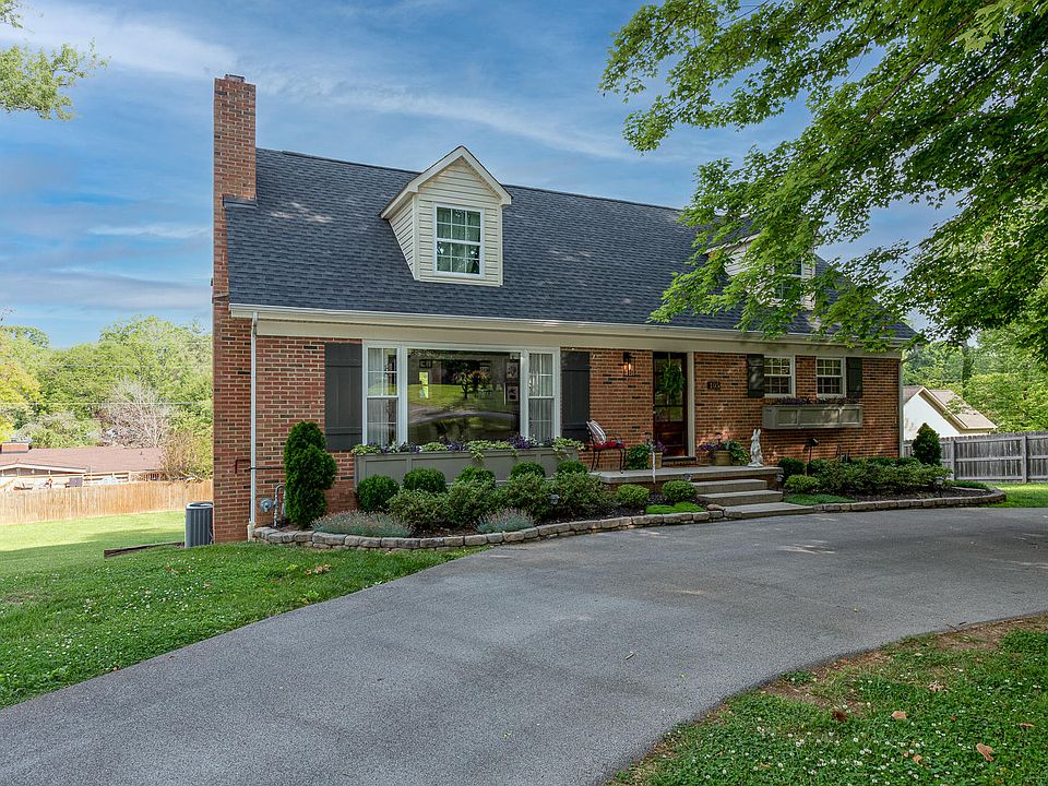 1st image of 105 Hummingbird Dr