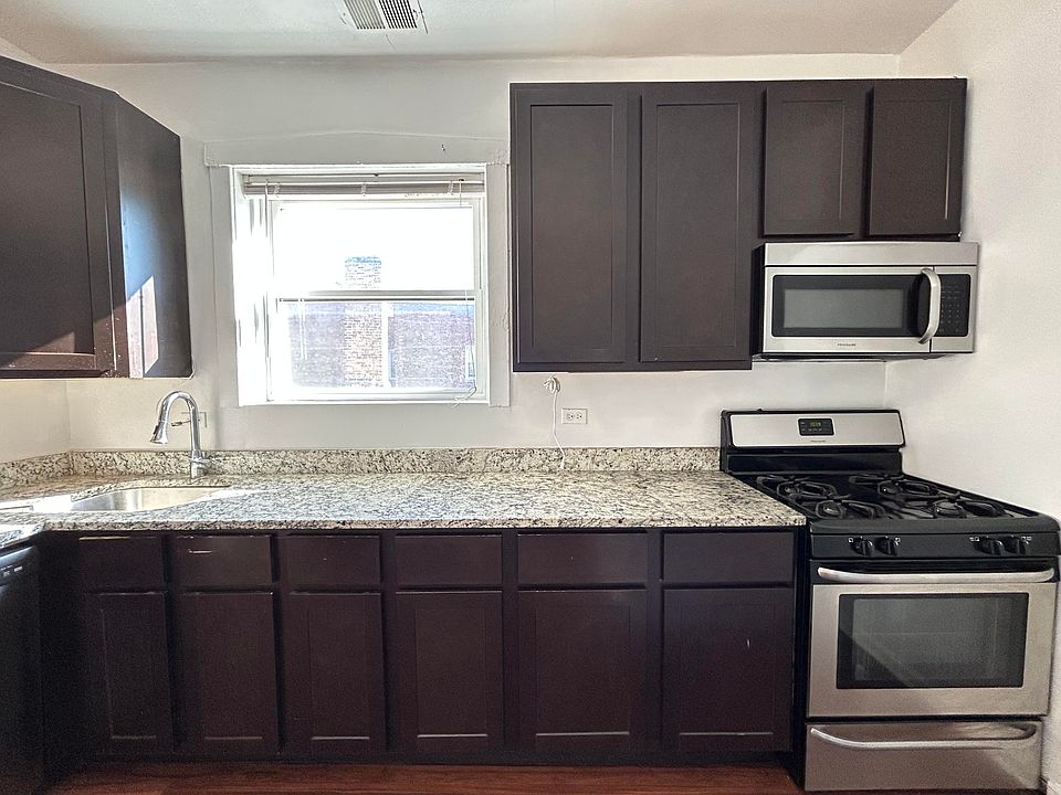 1st image of 3747-57 W Sunnyside Ave #3