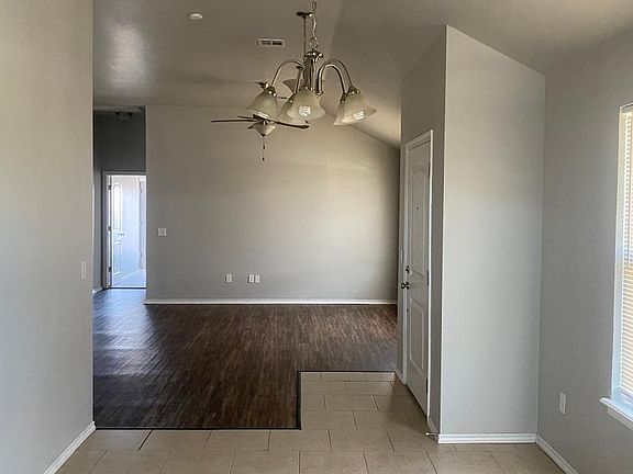 4th image of 19817 Vista Ave