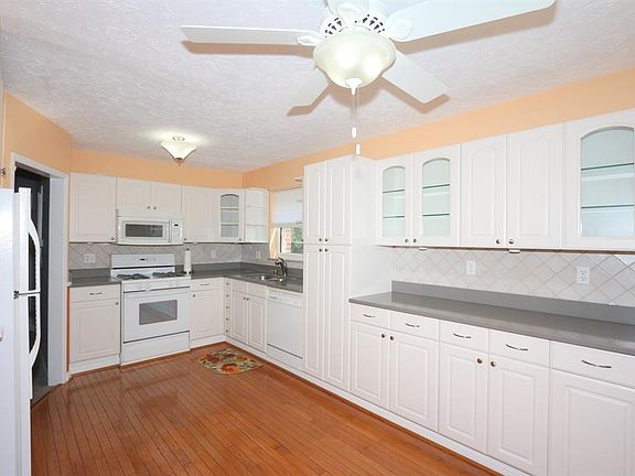 4th image of 2646 Foran Dr