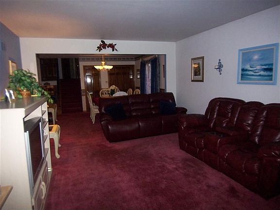 3rd image of 1112 Stewart Ave