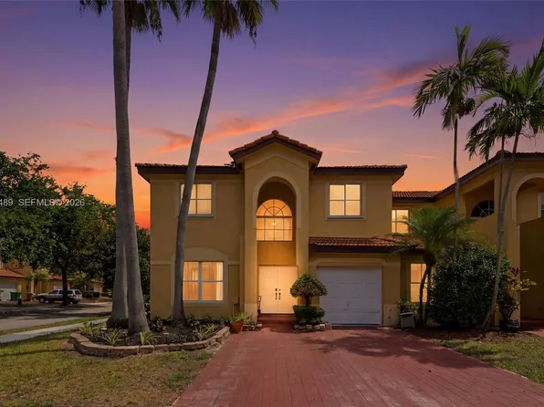 192 W Forest Oak Cir, Davie, FL 33325