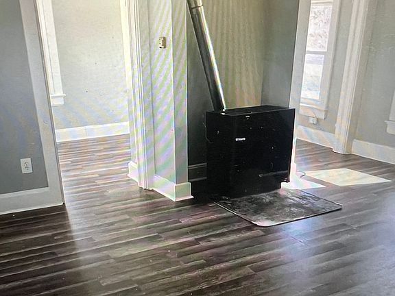 2nd image of 44 E Main St APT B