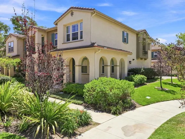2700 Riverpark Blvd, Oxnard, CA 93036