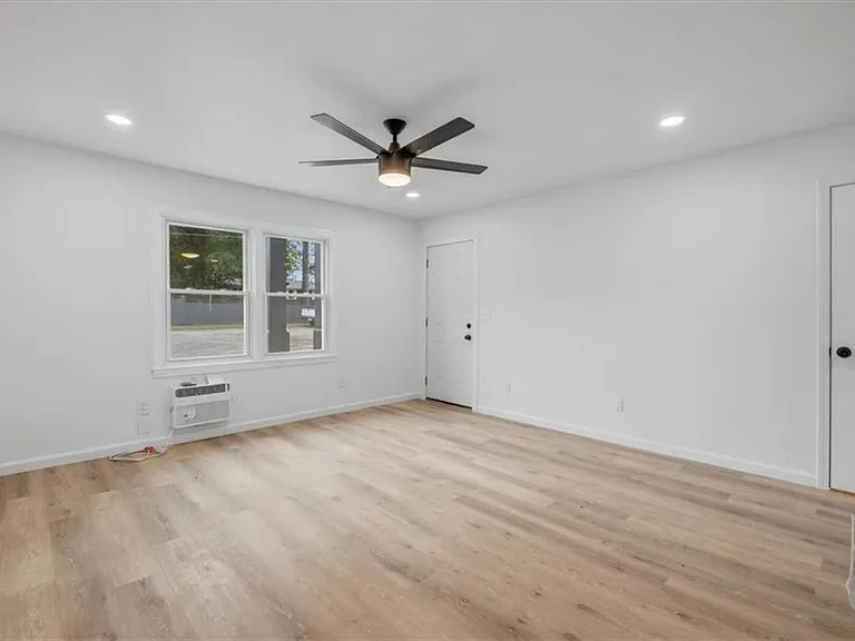 608 N College Dr #3 — Photo 9