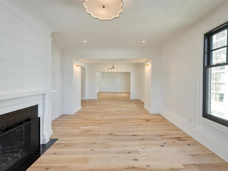 2145 Franklin St #4 — Photo 7