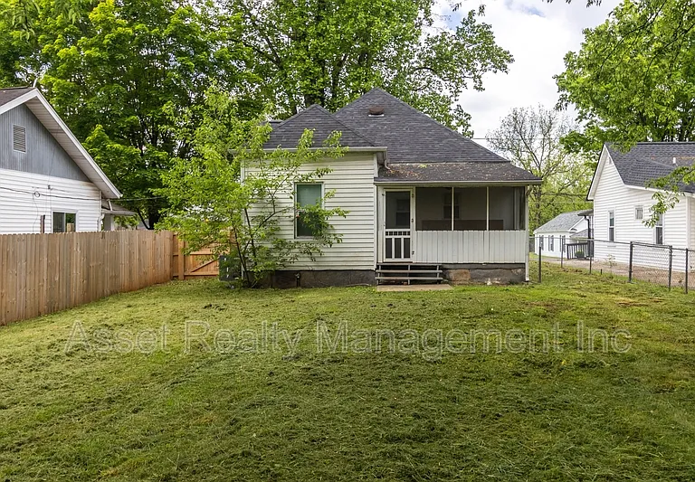 2638 Barton St — Photo 9
