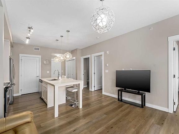 4th image of 35 NE Walgrove Walk SE #410
