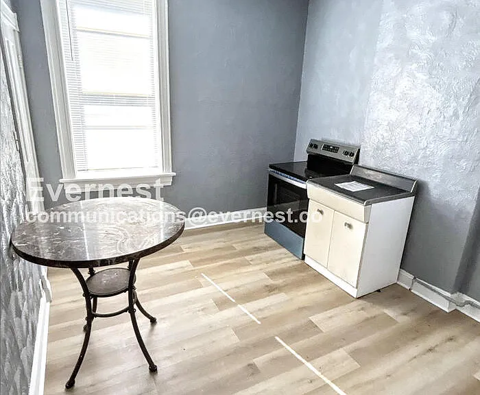 3722 Fairview Ave — Photo 4