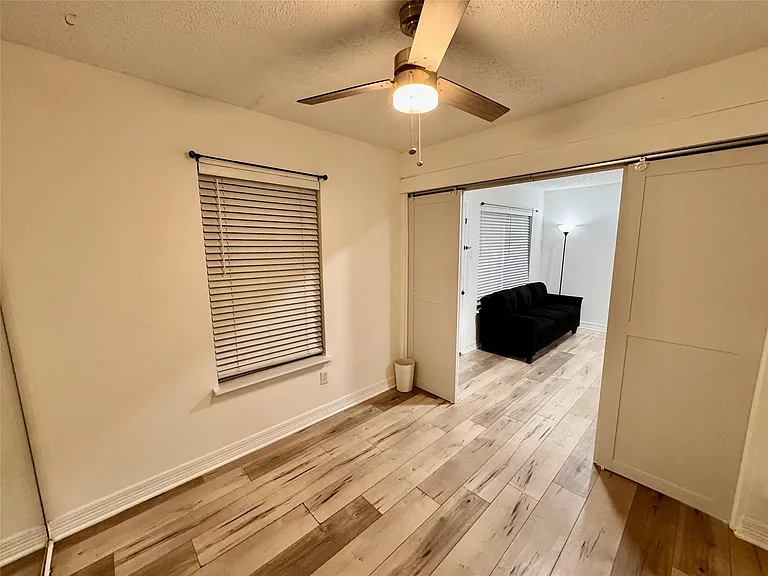 3131 Sw Fwy #C-35 — Photo 13