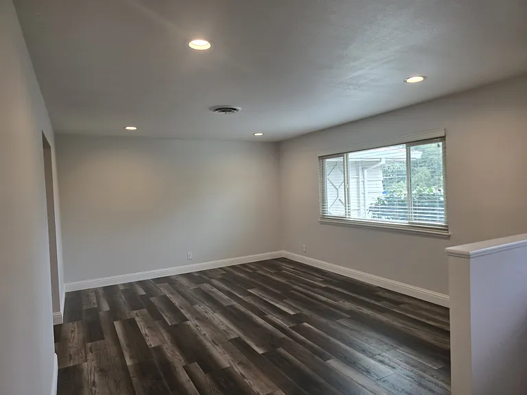 7990 Glenbar Way — Photo 5